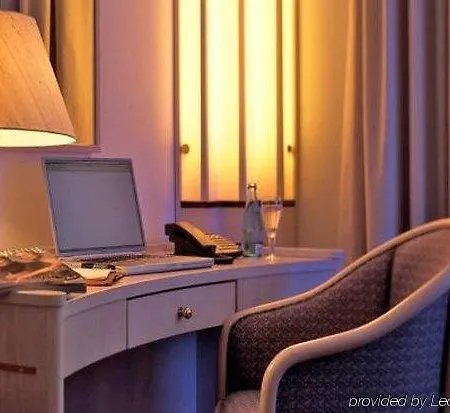 Sachsenpark-hotel 4*