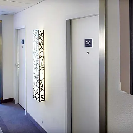 Sachsenpark-hotel Szálloda 4*